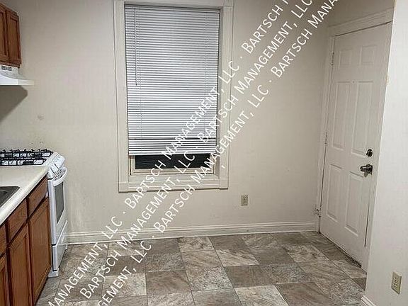 5th image of 1311 W Madison St #9