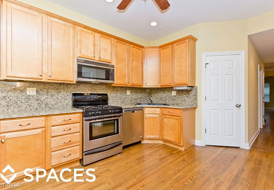 1st image of 1310 W Cornelia Ave #2