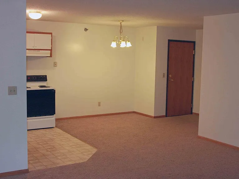 500 Belle Ave — Photo 17