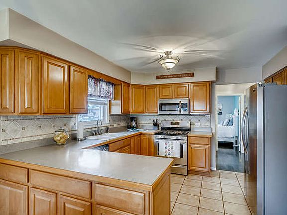 3rd image of 10745 S Kilbourn Ave