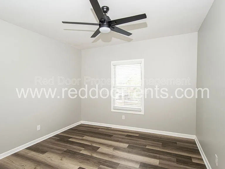 1329 E Market St #8 — Photo 18