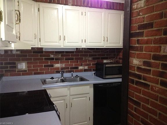 4th image of 52 Bunker Hill Ln
