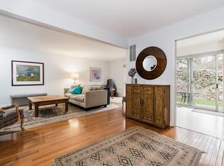 387 Unquowa Rd, Fairfield, CT 06824