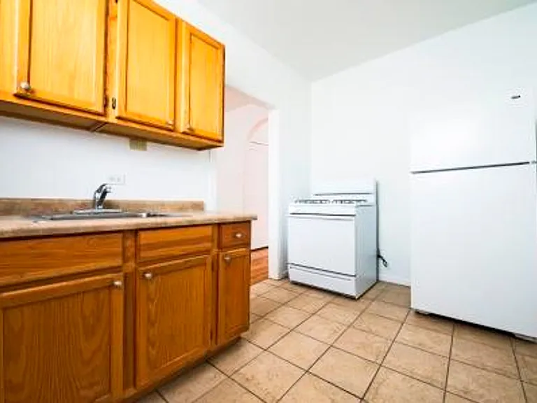 8222 S Ingleside — Photo 17