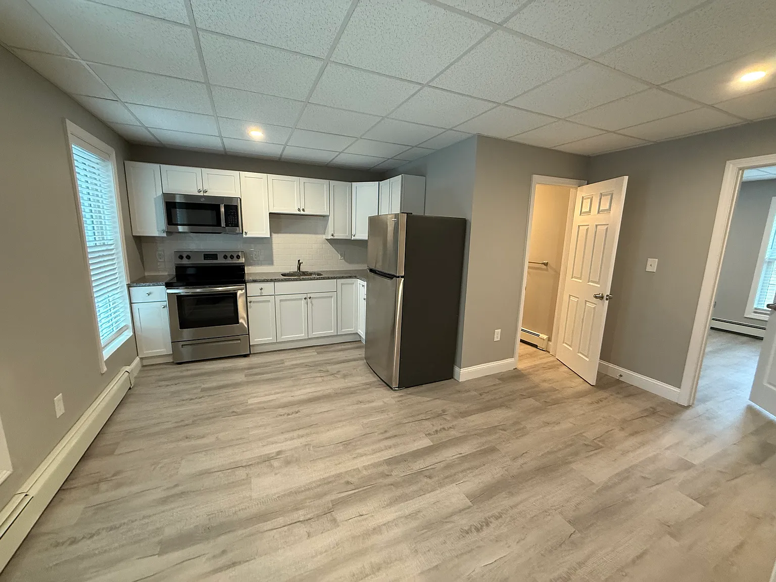 1 bed, 420 sqft, $1,050 — Photo 1