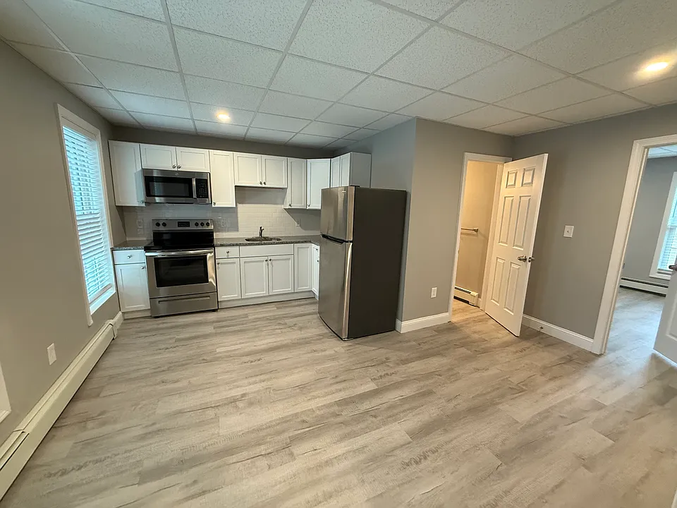 25 Pleasant St #202