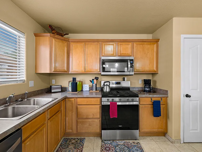 1303 Fountain Loop — Photo 9