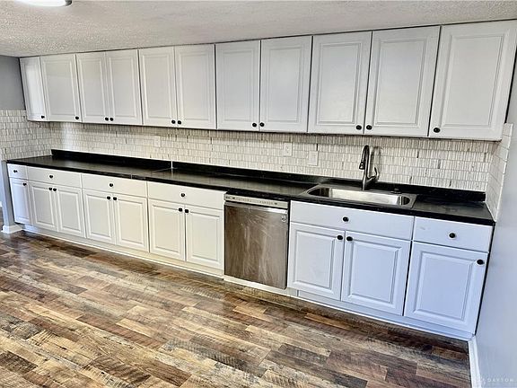 4th image of 105 Shafor St