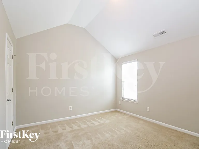 9613 Rothman Ln — Photo 11