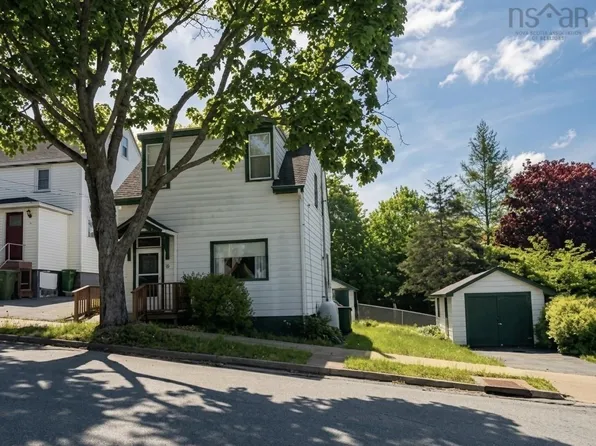 14/16 Maynard St, Halifax, NS B2Y 1V8