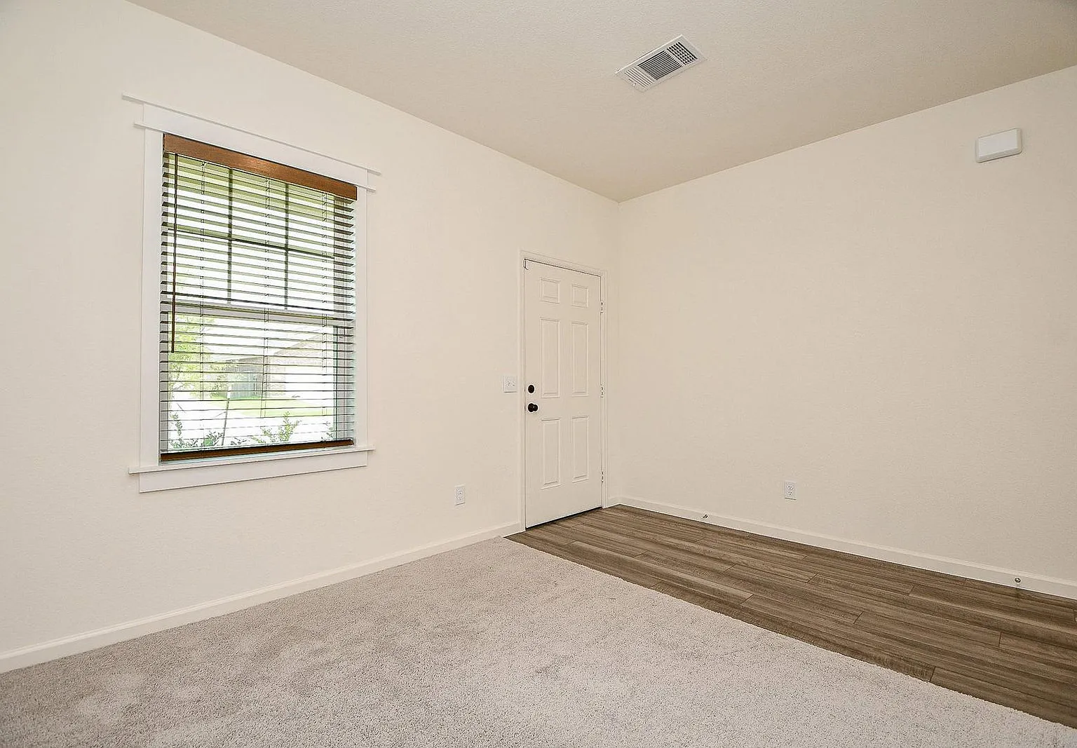 3 bed, 2.5 bath, 2184 sqft, $2,100 — Photo 3