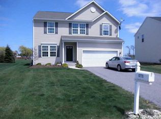 5773 Willow Creek Ln, Sanborn, NY 14132