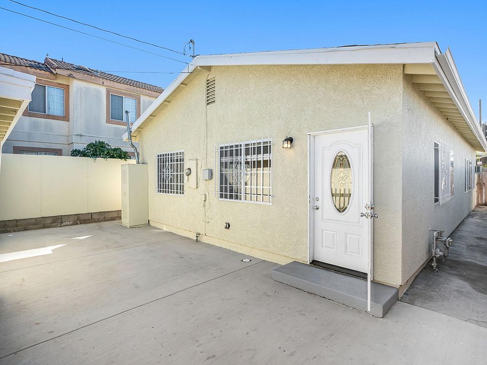 Front of the house (Detached house)