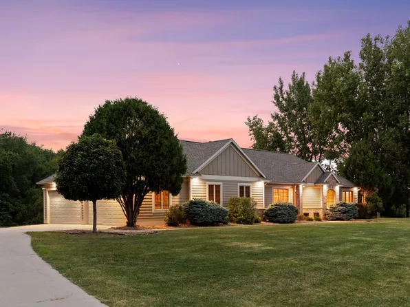 1057 Ridge Crest Ln NW, Rochester, MN 55901