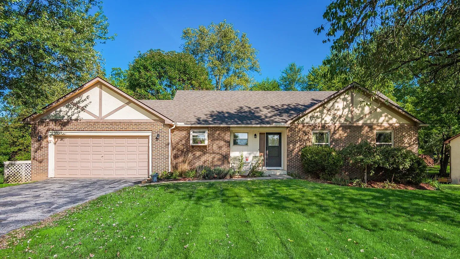 11934 Village Way photo 1