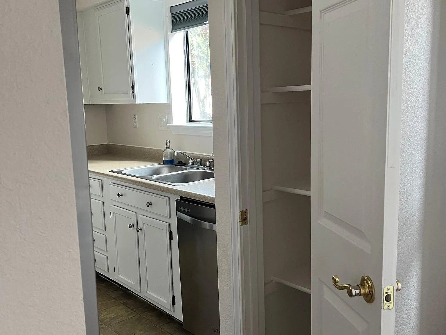 1537 Georgene Dr NE — Photo 3