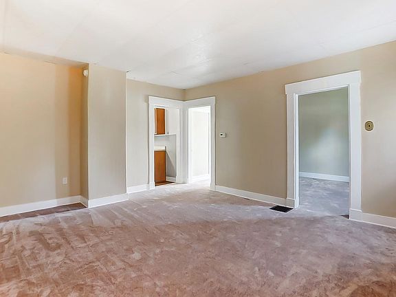 4th image of 4433 Mayhew Ave