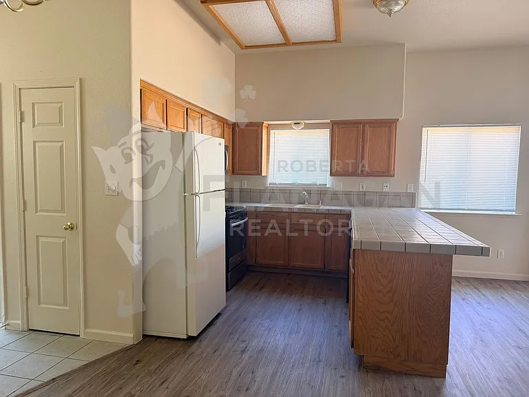 2974 Westminster Ct — Photo 2
