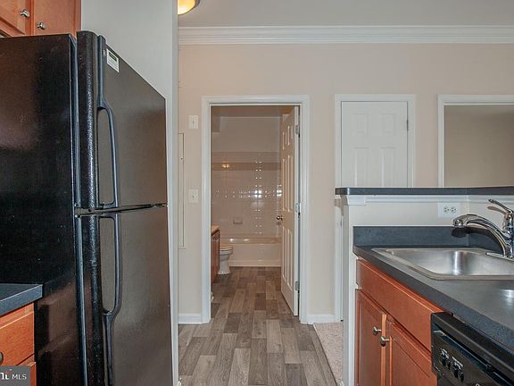 3rd image of 4850 Eisenhower Ave Unit 418