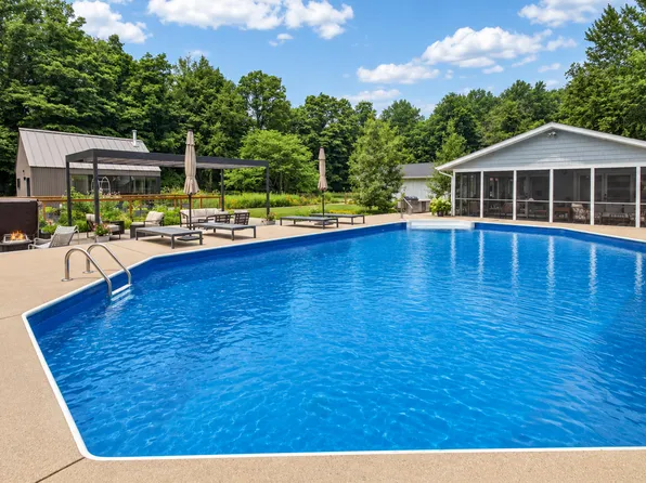 14147 Wildwood Ln, Harbert, MI 49115