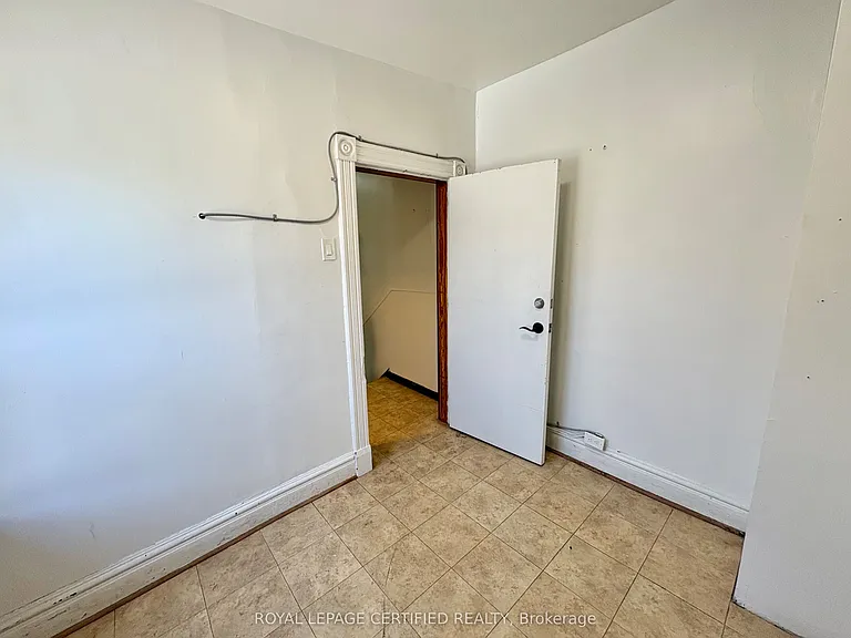 36 Mitchell Ave — Photo 20