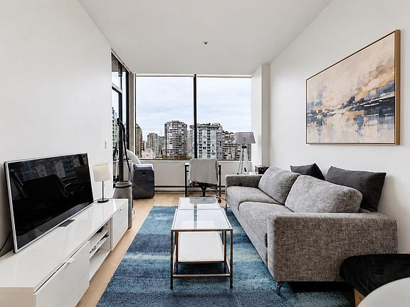 2nd image of 1010 Howe St #807