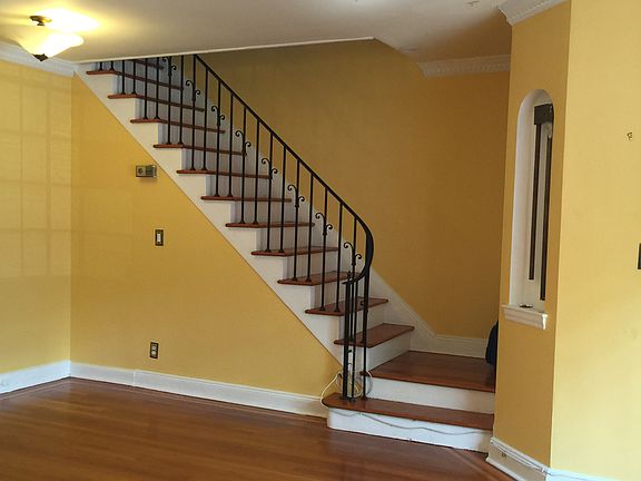 3rd image of 6725 Burns St
