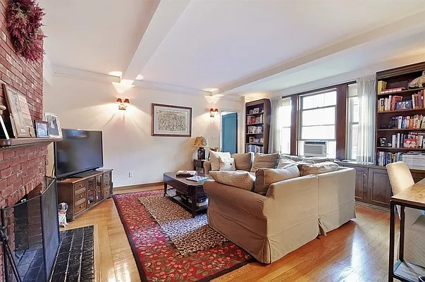 Rented by Nest Seekers International | media 2