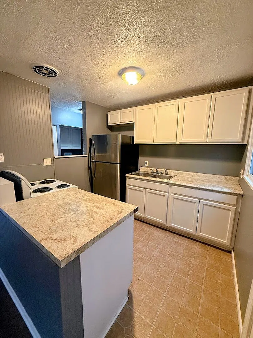 3 Bedroom, 1 Bathroom Home for Rent. — Photo 4
