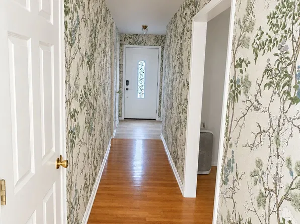 9692 Kanfer Ct, Gaithersburg, MD 20886