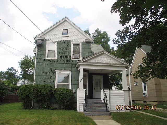 1st image of 210 W 14th St