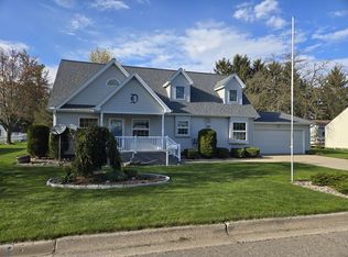609 1st St, Lake Odessa, MI