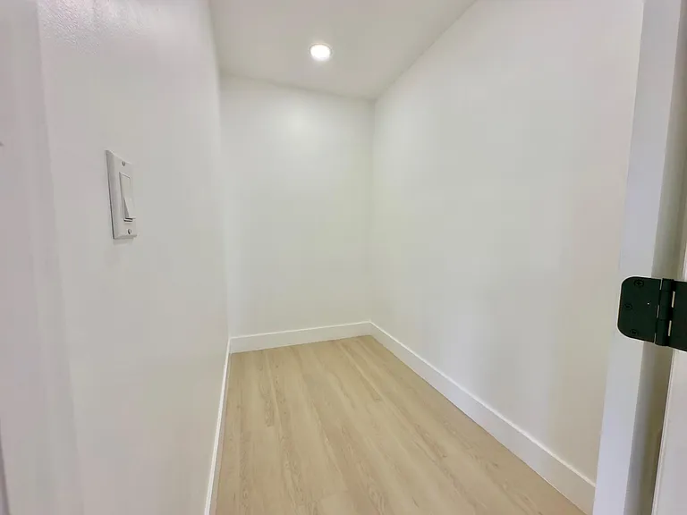 6811 NW 32nd Ave — Photo 13