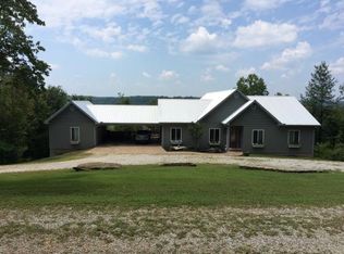 350 Rockhouse Rd, Linden, TN 37096