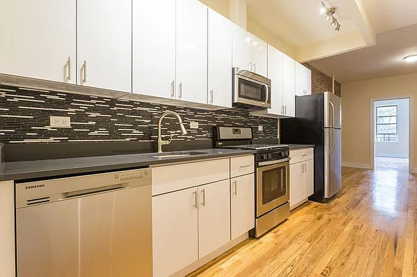 Rented by BIG Management NY | media 17