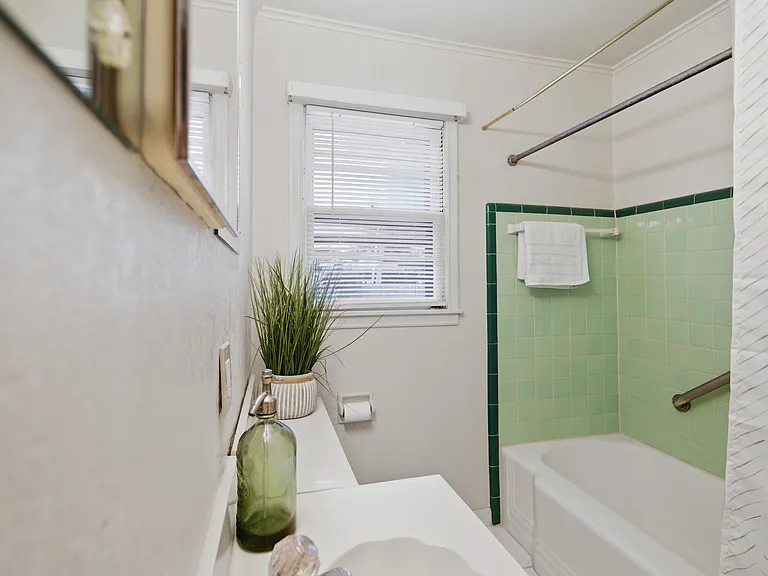 4972 S Madison Ave — Photo 10