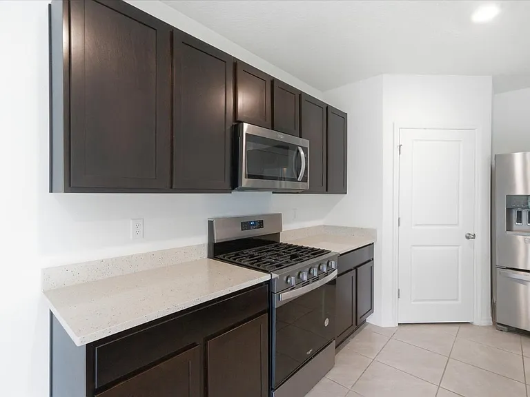 2868 Gardiner Ln — Photo 8