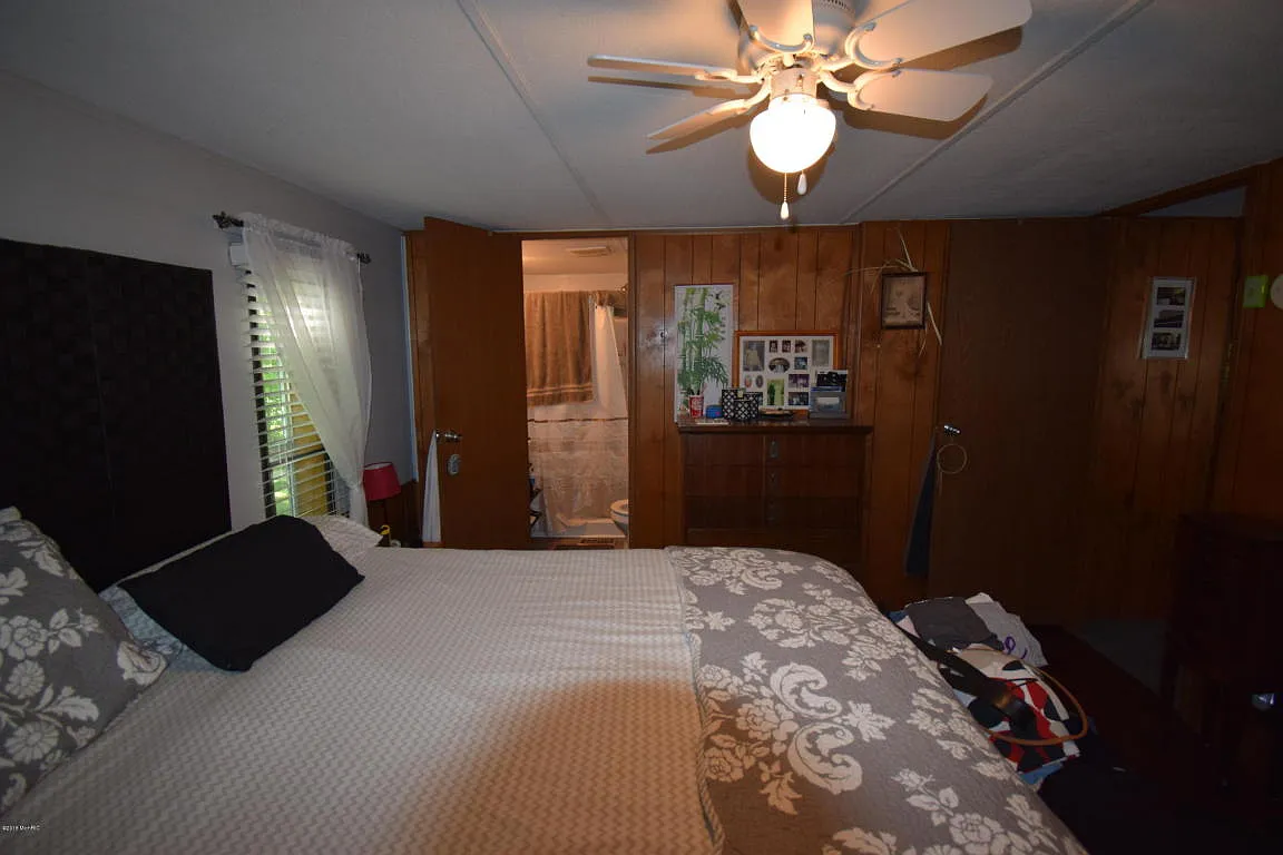 234 W High St photo 1