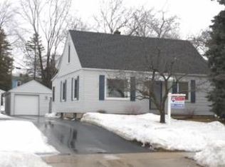 916 Blackstone Ave, Waukesha, WI 53186