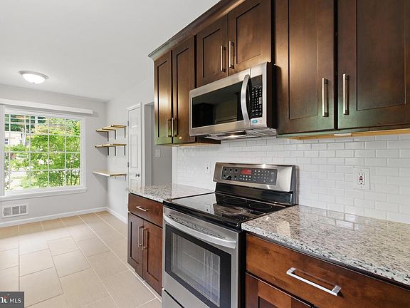 5th image of 14114 Arctic Ave