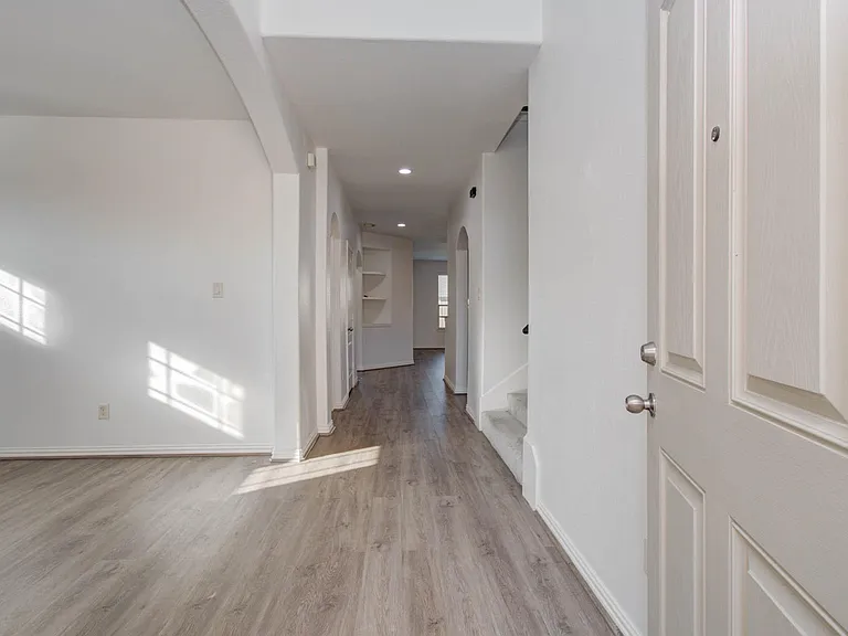 22314 Mosshall Ct — Photo 7