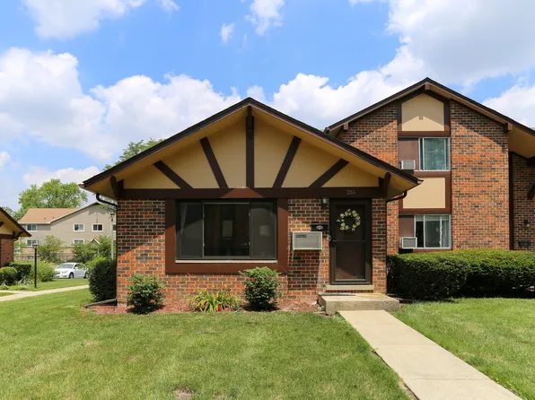 18W056 Apley Ln, Villa Park, IL 60181