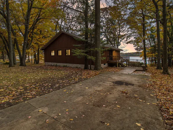 385 E Piney Rd, Manistee, MI 49660