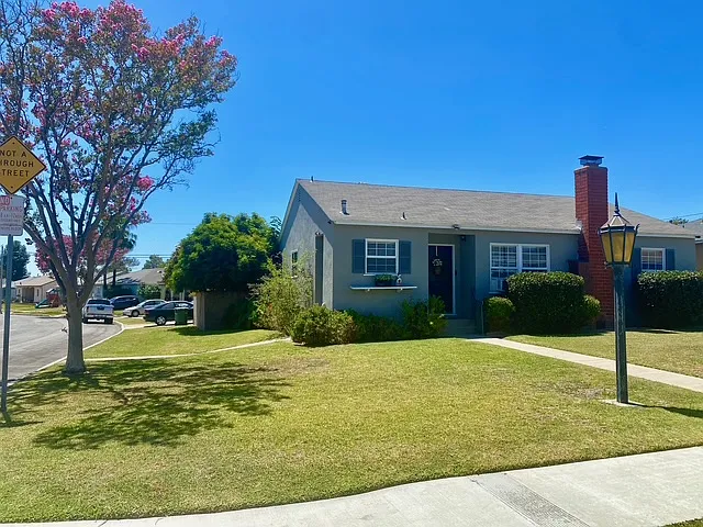 11832 Rose Hedge Dr — Photo 2