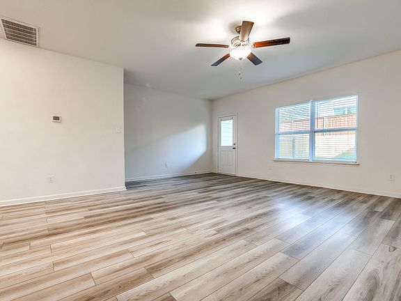 3rd image of 1225 Parker Dr #1225