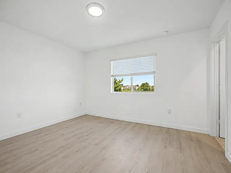 1014 SE 23rd Ave #1014 — Photo 15