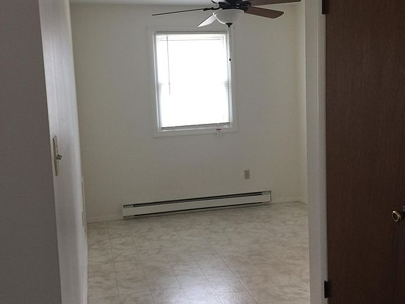 4th image of 330 E 12th St