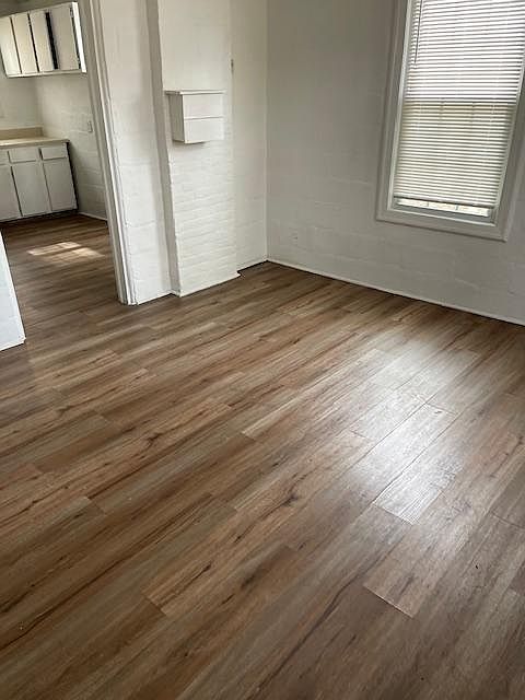 Another photo of living room