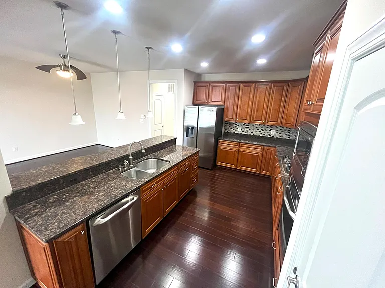 21274 Park Grove Ter — Photo 13