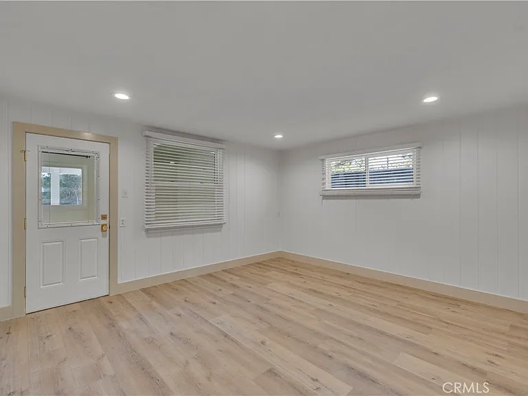 11944 Hesby St — Photo 31